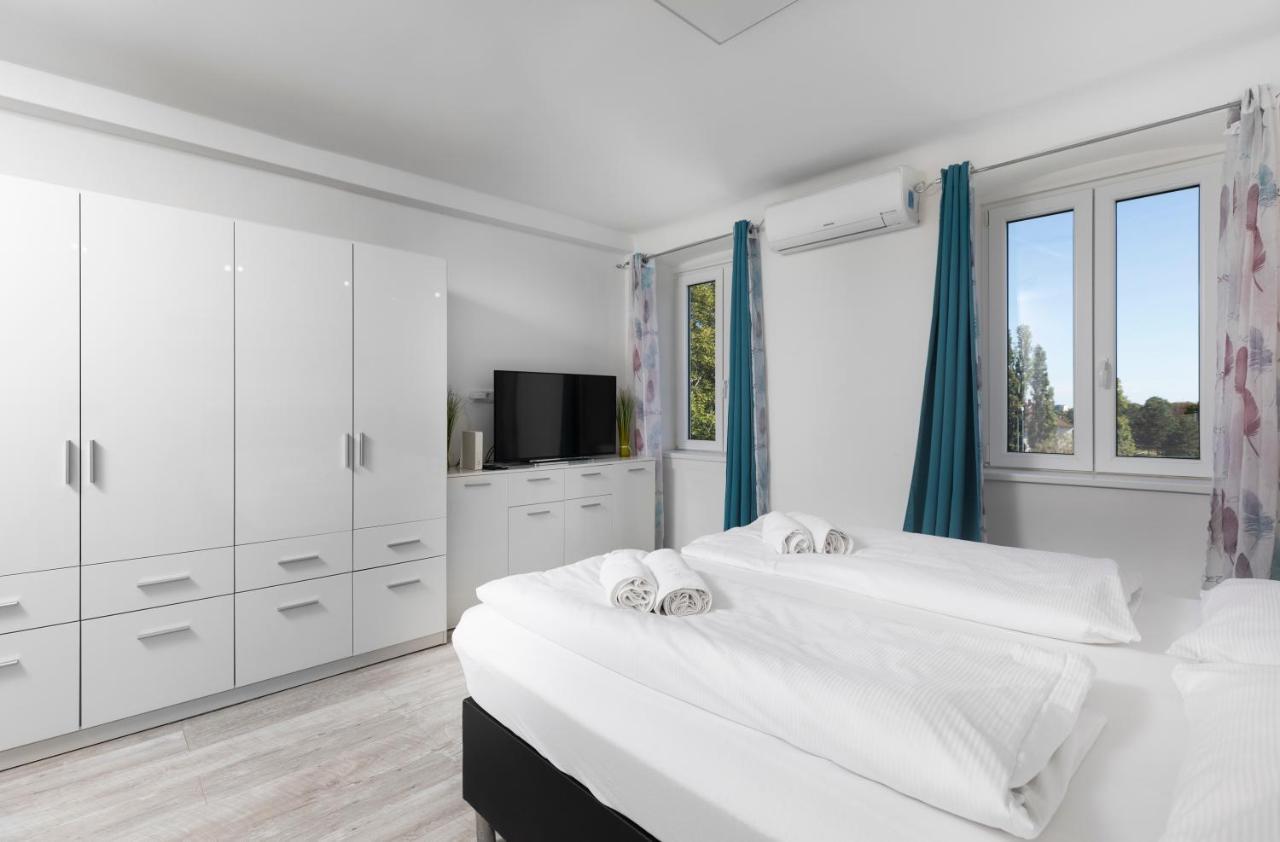 Imperial Apartments Schonbrunn - Contactless Check-In Wina Bagian luar foto