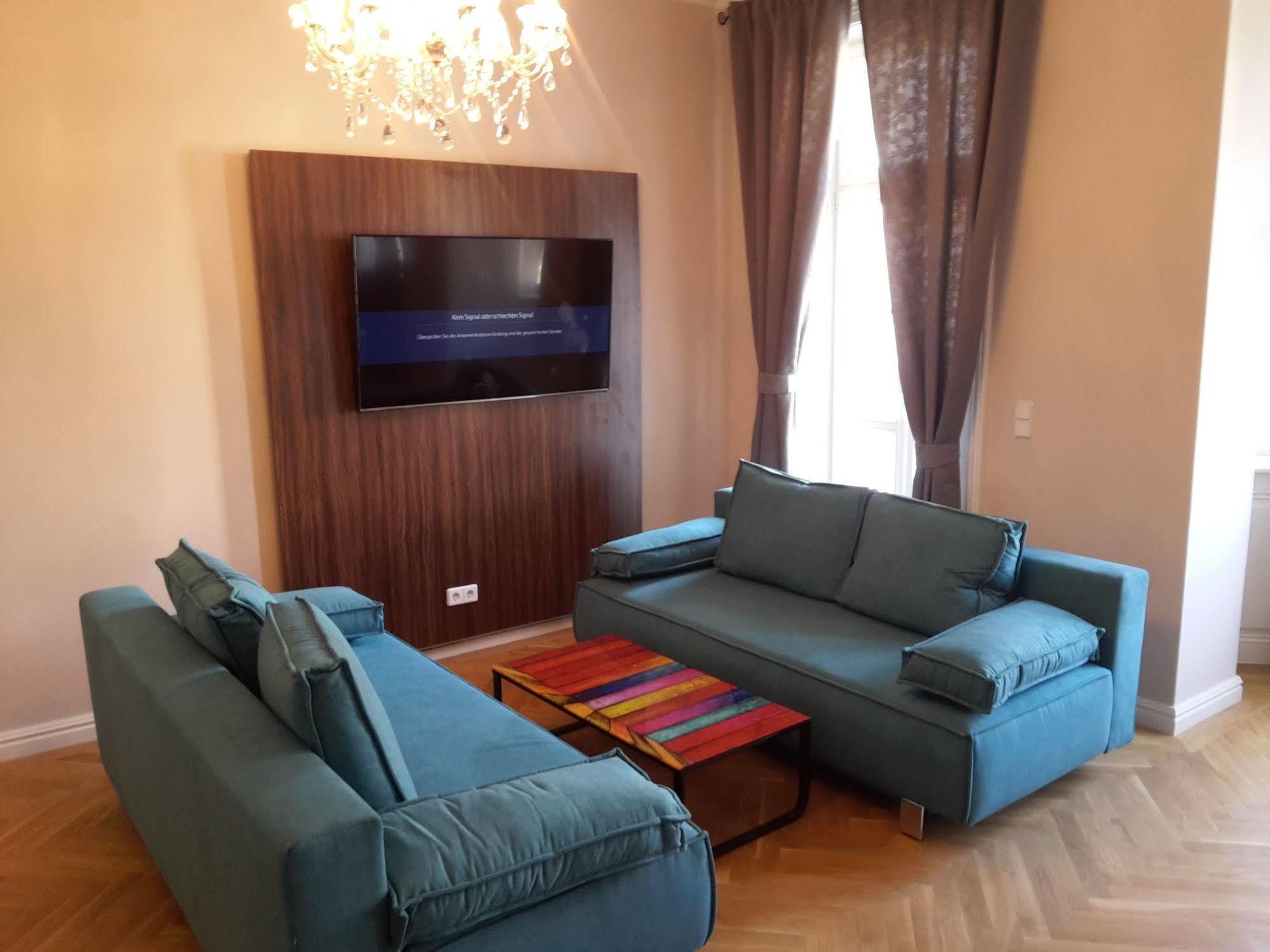 Imperial Apartments Schonbrunn - Contactless Check-In Wina Bagian luar foto